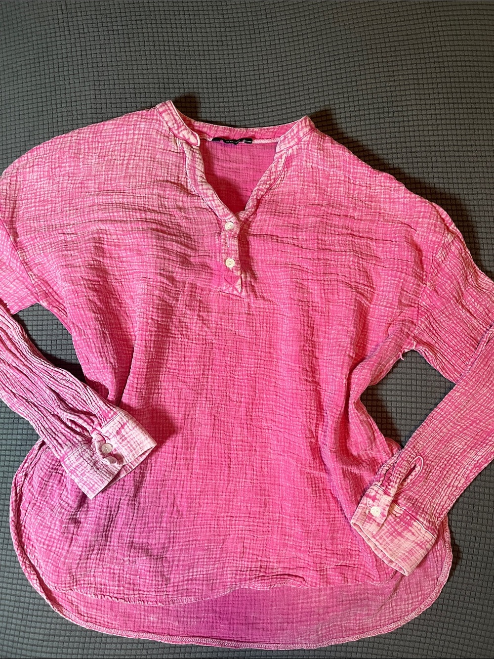 Women’s Pink Gauze Button-Front Long Sleeve Top